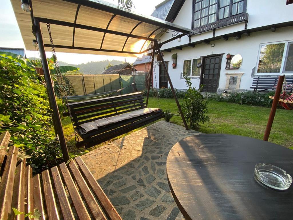 Casa Diana-Maria Lägenhet Curtea de Argeş Exteriör bild