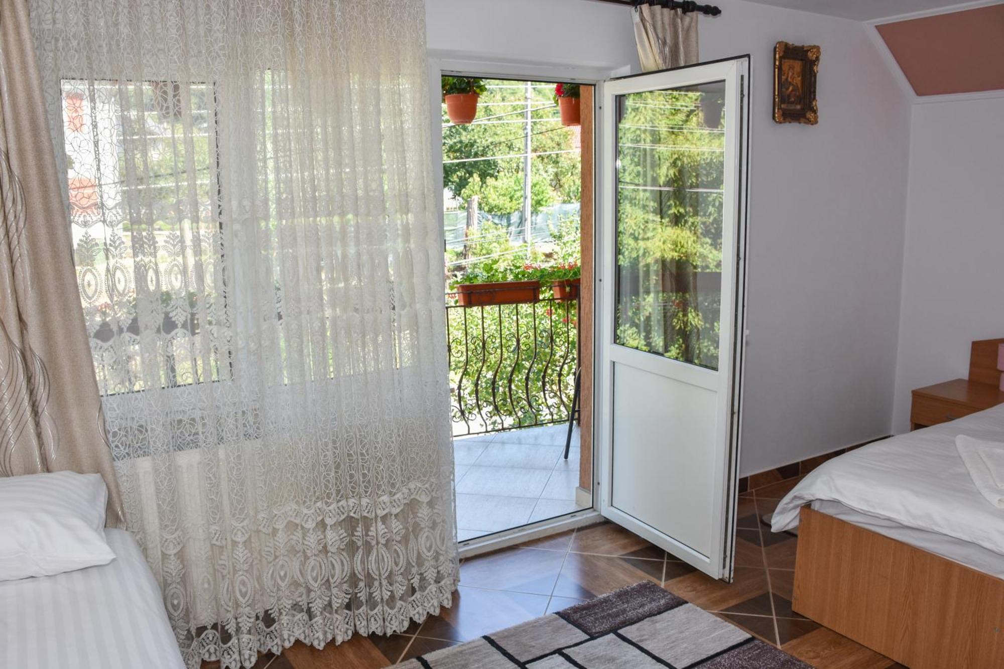 Casa Diana-Maria Lägenhet Curtea de Argeş Exteriör bild