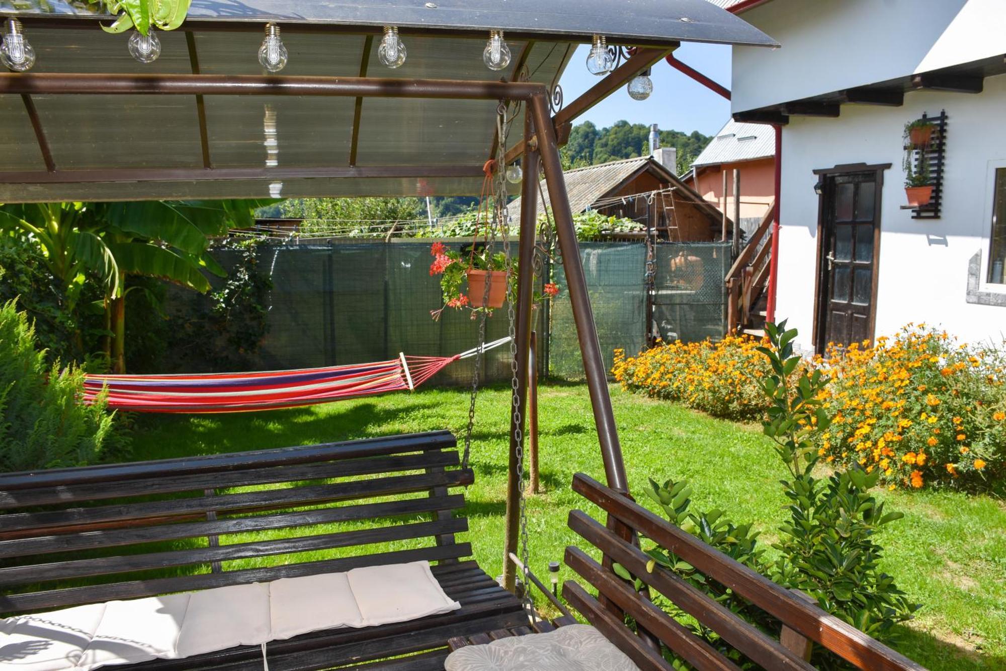 Casa Diana-Maria Lägenhet Curtea de Argeş Exteriör bild